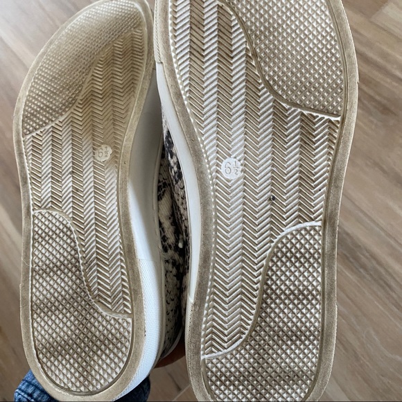 Steve Madden snake animal print sneakers, yellow star - Picture 5 of 6